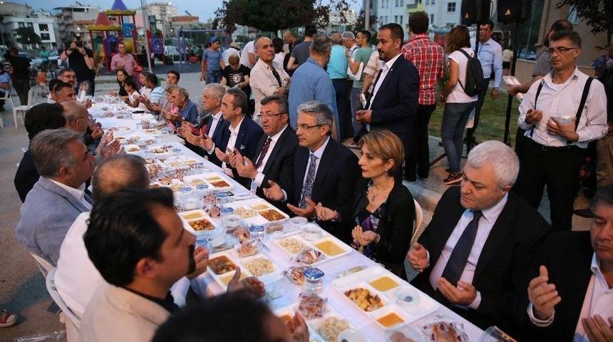 &Ouml;rnekk&ouml;y&rsquo;de 2 Bin Kişilik İftar Sofrası