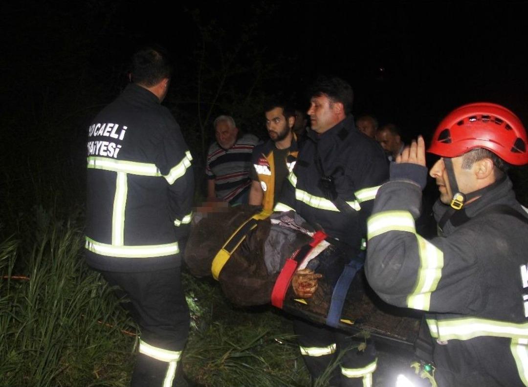 Freni Boşalan Kamyon Dere Kenarına U&ccedil;tu: 1 &Ouml;l&uuml;