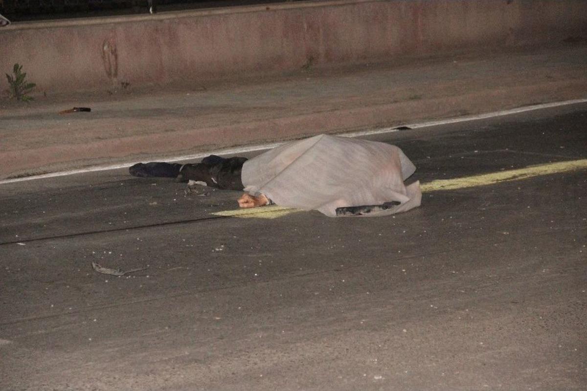 Otomobilin &Ccedil;arptığı Yaşlı Adam Feci Şekilde Can Verdi