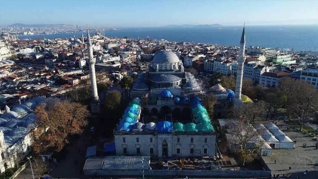 (&ouml;zel Haber) Restorasyonu S&uuml;ren Beyazıt Camii&rsquo;nin Son Durumu Havadan G&ouml;r&uuml;nt&uuml;lendi