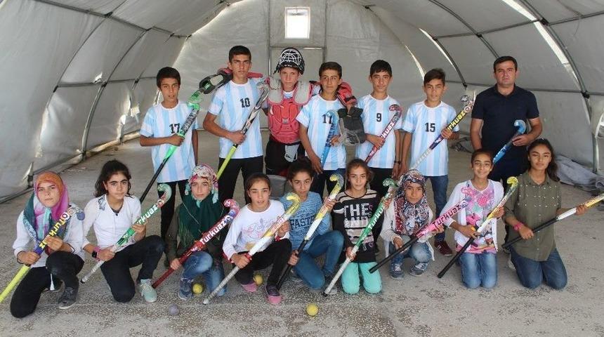 Deprem &Ccedil;adırlarından T&uuml;rkiye Şampiyonluğuna