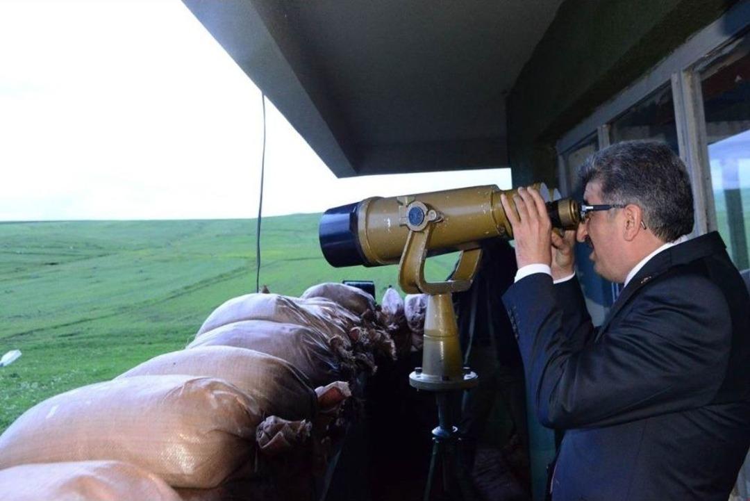 Vali Bilmez, Başk&ouml;y Hudut Karakolunda Mehmet&ccedil;ikle Birlikte İftar A&ccedil;tı