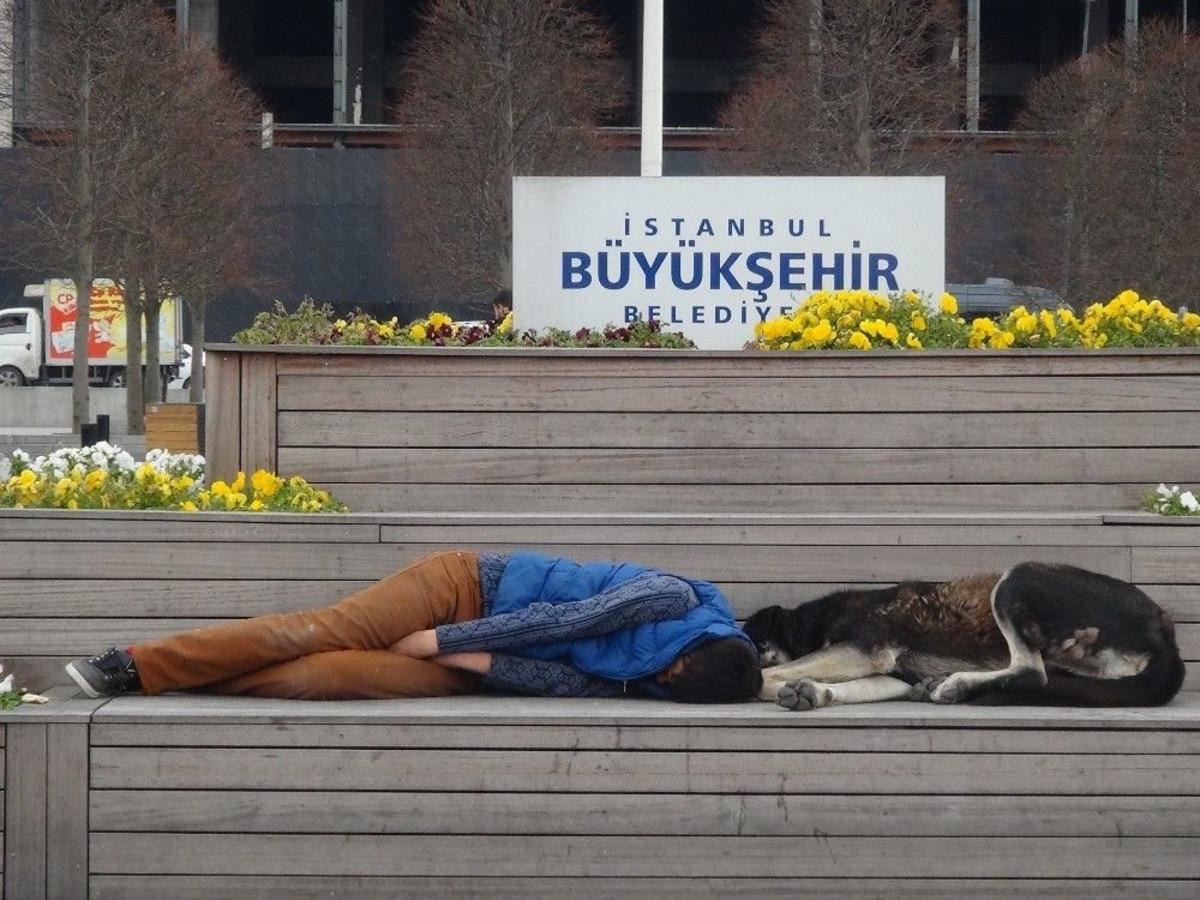 (&ouml;zel) Taksim&rsquo;de Duygulandıran G&ouml;r&uuml;nt&uuml;