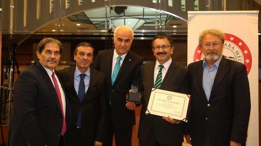 Başkan Tiryaki&rsquo;ye, "&uuml;st&uuml;n Hizmet Başarı &Ouml;d&uuml;l&uuml;"