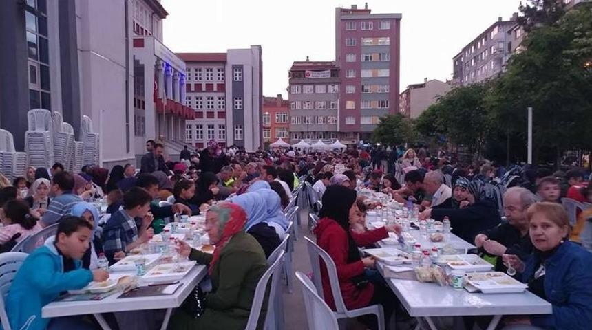 İhh’dan Eskişehir Halkına İftar