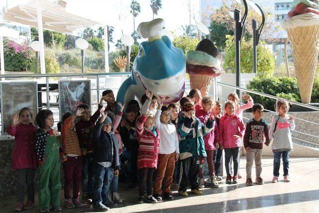 Antalya’da “kır Çiçekleri” Projesi