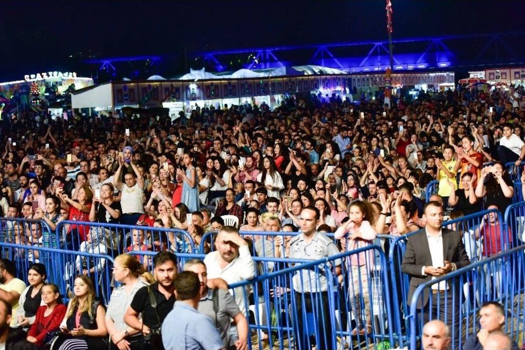 Başkan S&ouml;zl&uuml;, Karaisalı&rsquo;da Vatandaşlarla İftar Yaptı