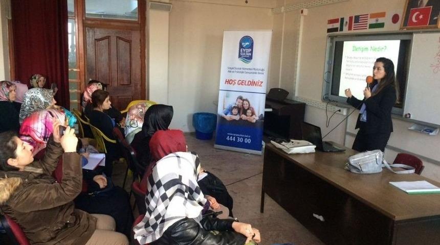 Ey&uuml;psultanlı Velilere &rsquo;aile İ&ccedil;i İletişim Ve Ergenle İletişim&rsquo; Semineri