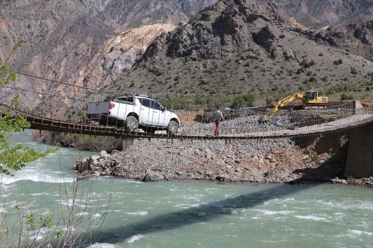 Bu K&ouml;pr&uuml;den Ge&ccedil;mek Y&uuml;rek İster