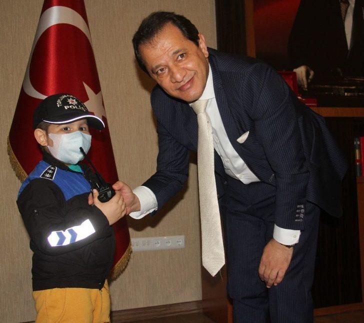 Minik Ayaz’ın Polis Olma Hayalini Emniyet Müdürü Gerçekleştirdi Adana