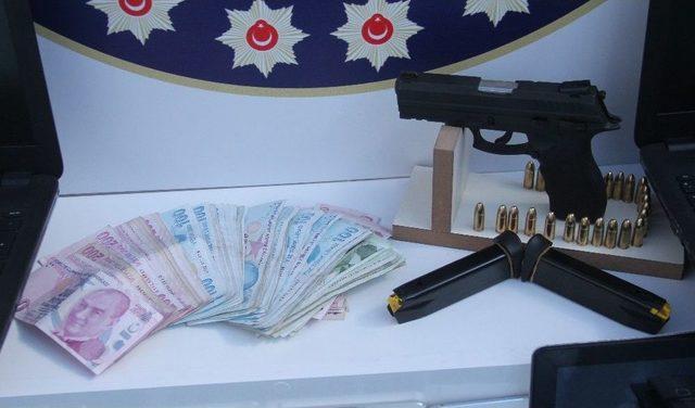 Polis Vatandaşın 14 Milyon 400 Bin Lirasını Kurtardı