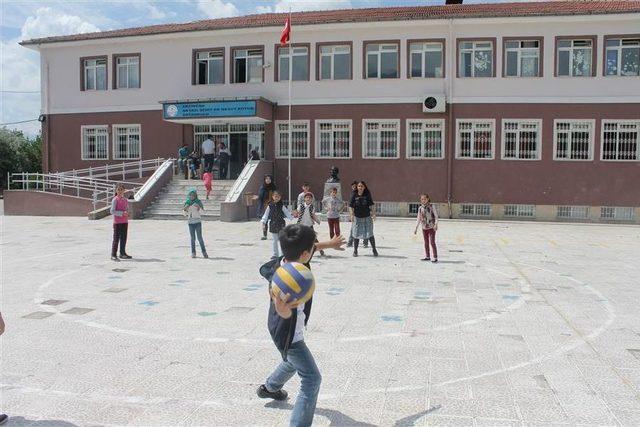 Erzincan Da Çocuklar Ekranla Değil, Akranla Büyüyor