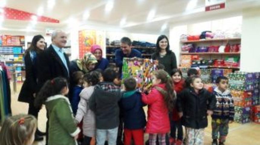 Pursaklar Anaokulundan Tebess&uuml;m &Ccedil;arşısı&rsquo;na Anlamlı Destek