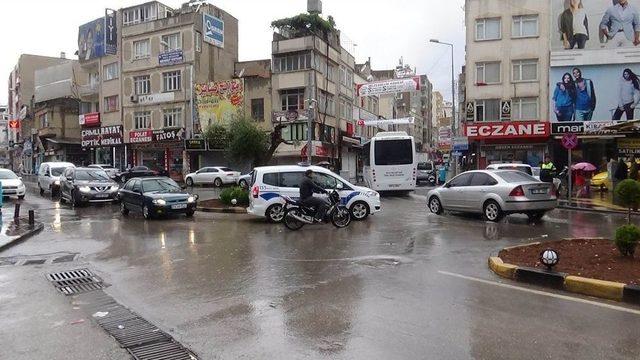 Kilis’te Sağanak Yağış Bölge Halkını Sevindirdi