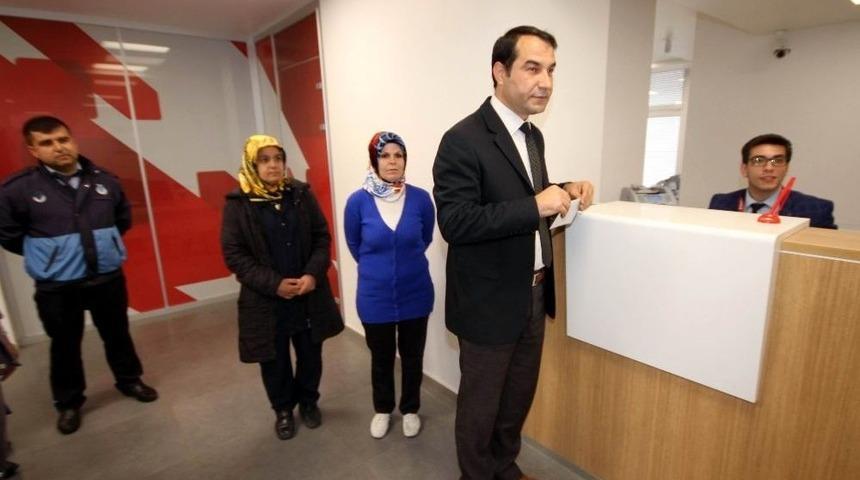 Kadro Sevinci Yaşayan Belediye İş&ccedil;ilerinden Mehmet&ccedil;iğe Anlamlı Destek