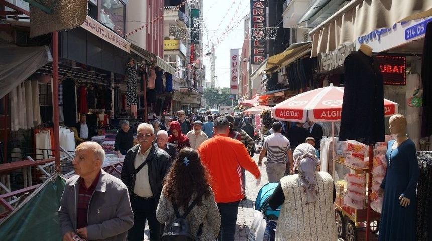 Aydın&rsquo;da Vatandaşlar Baharın Tadını &Ccedil;ıkarıyor