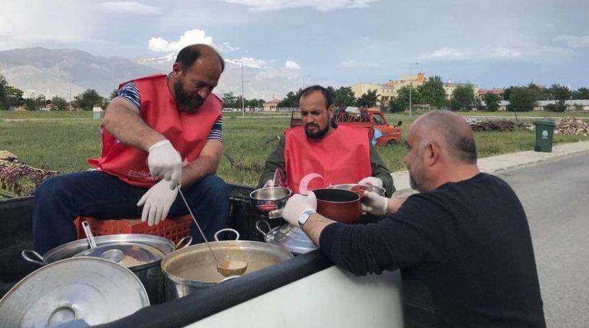 Erzincan Belediyesi İhtiya&ccedil;lı Ailelerin Evlerine İftar Sofrası A&ccedil;ıyor