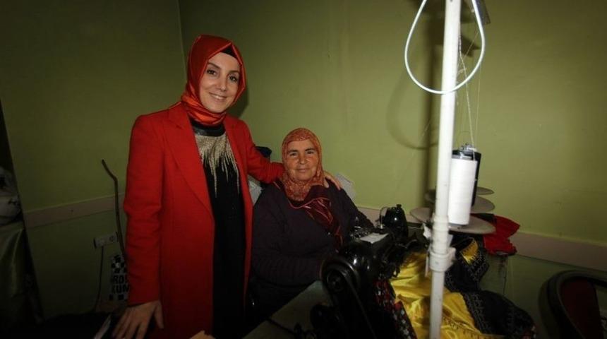 Ak Parti Trabzon Milletvekili Adayı Ayvazoğlu Se&ccedil;im Gezilerini S&uuml;rd&uuml;r&uuml;yor