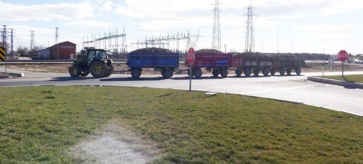 (özel Haber) Karayolunda Traktör Ve Uzun Römork Tehlikesi G1