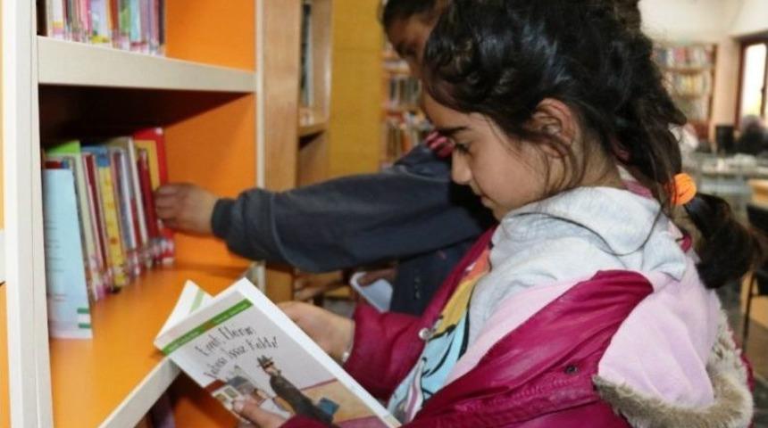 Van Halk Kütüphanesi Akşam Da Hizmet Verecek