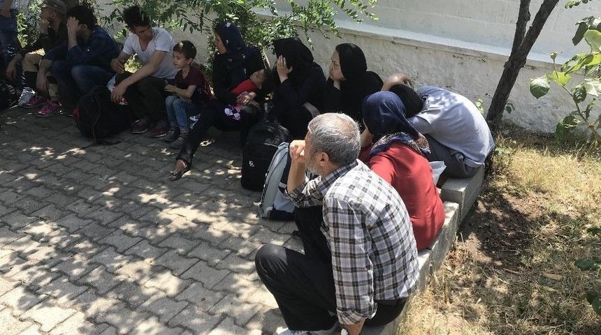 &Ccedil;anakkale&rsquo;de 34 Ka&ccedil;ak Yakalandı