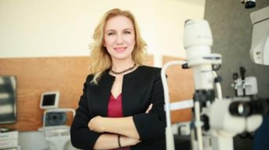 Toplu Kullanım Alanlarındaki Havuzlar Göz Enfeksiyonu İçin Risk