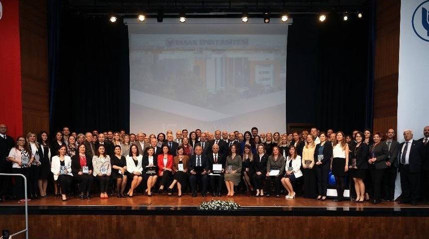 Yaşar &Uuml;niversitesinde 17. Yıl Gururu