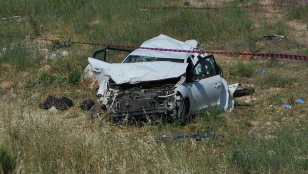 Otomobil Şarampole U&ccedil;tu: 1 &Ouml;l&uuml;, 1 Yaralı