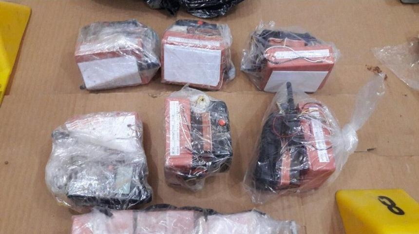 Tarlaya Attıkları Poşetten Patlayıcı &Ccedil;ıktı