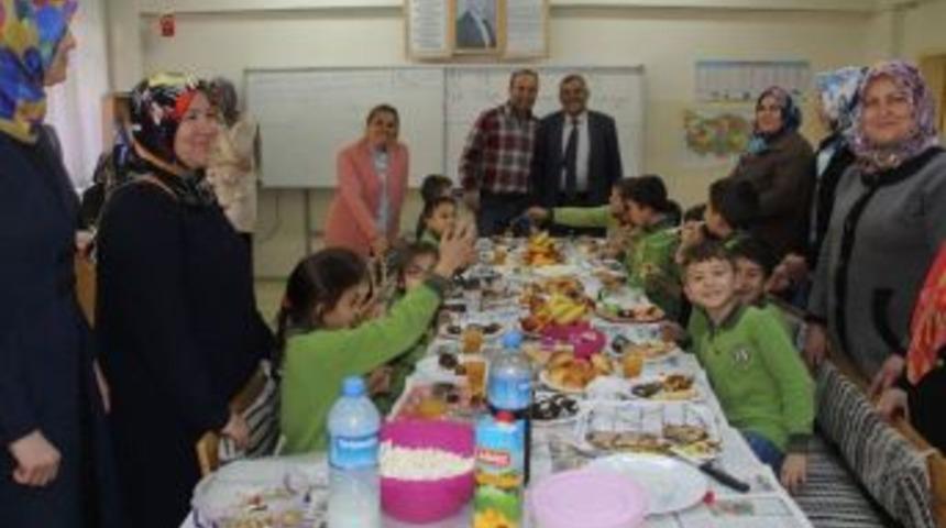 Şaphane İlkokulu&rsquo;nda &rsquo;yerli Malı Haftası&rsquo; Etkinlikleri