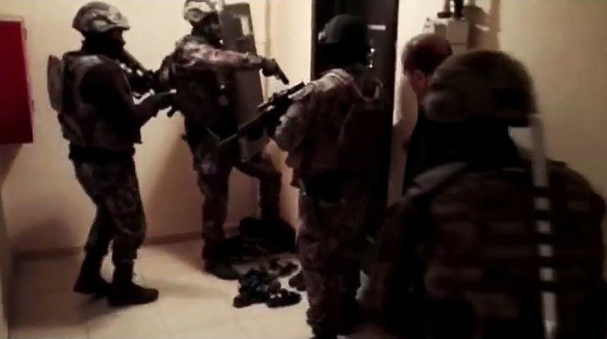 Van Ve Diyarbakır&rsquo;da Ter&ouml;r Operasyonu: 13 G&ouml;zaltı