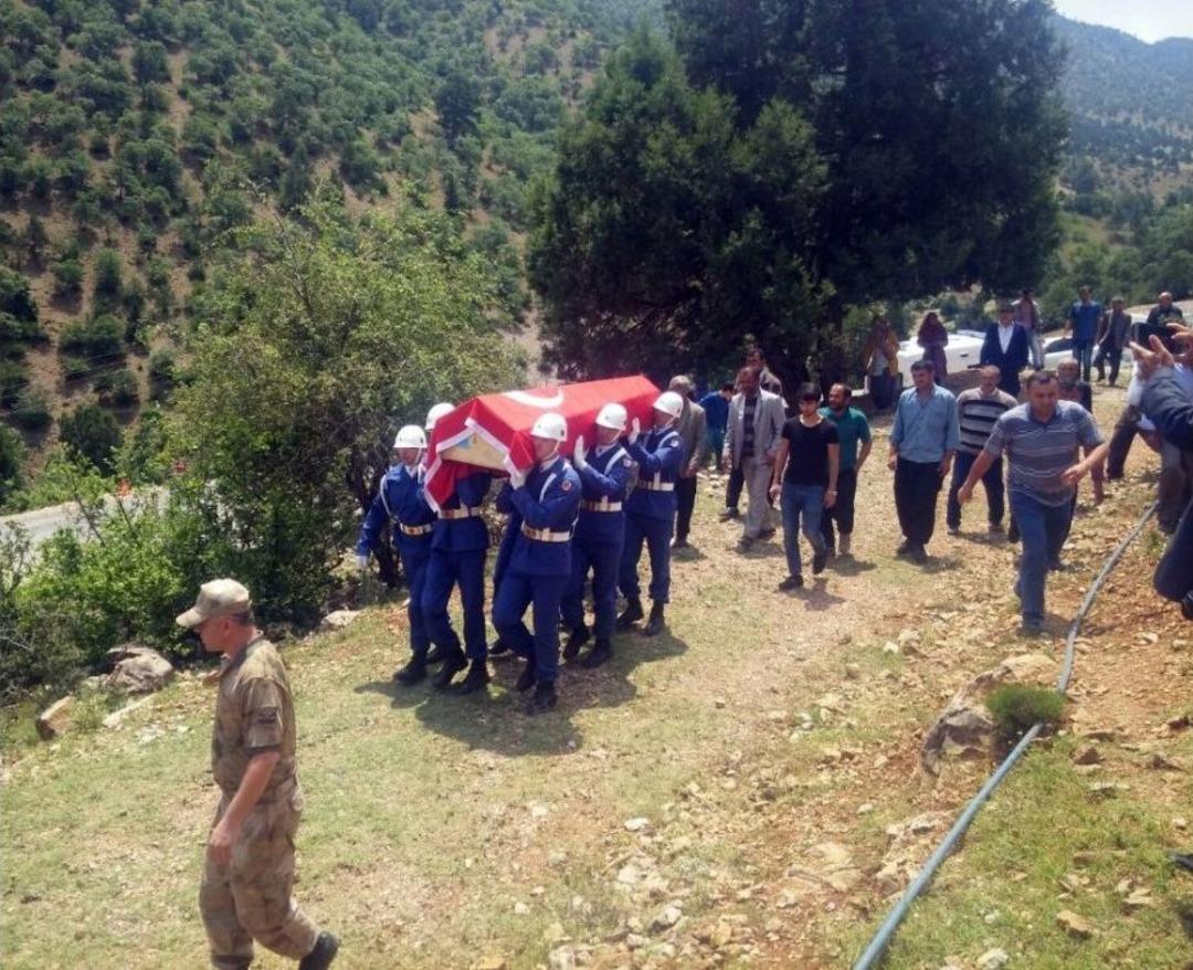 Trafik Kazasında Hayatını Kaybeden Uzman &Ccedil;avuş Defnedildi