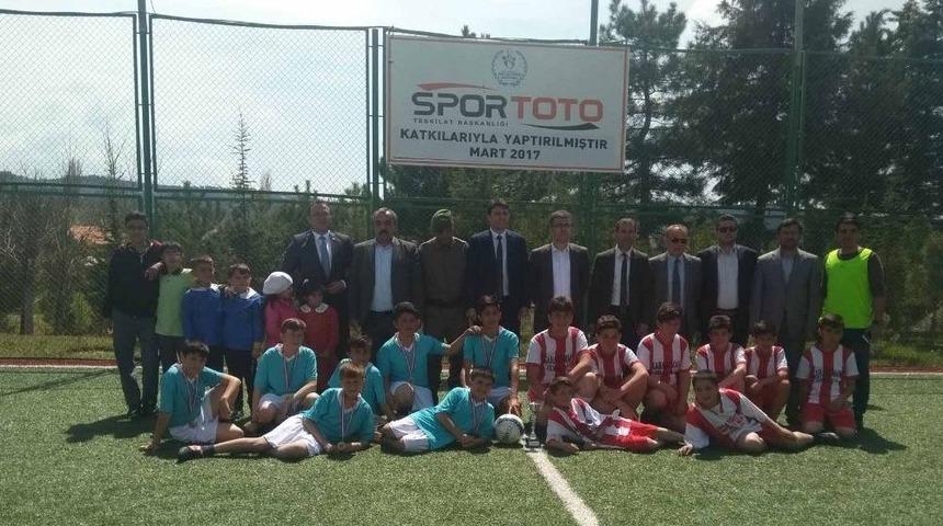 Futbol Turnuvasının Şampiyonu Kayılar