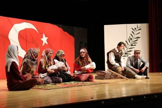 K&uuml;tahya&rsquo;da &rsquo;zeytin Dalı Dumlupınar&rsquo;dan Afrin&rsquo;e İsimli Tiyatroya İlgi 1