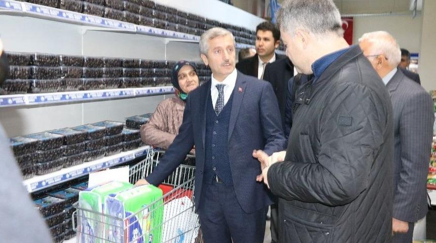 Bu S&uuml;permarkette Para Ge&ccedil;miyor