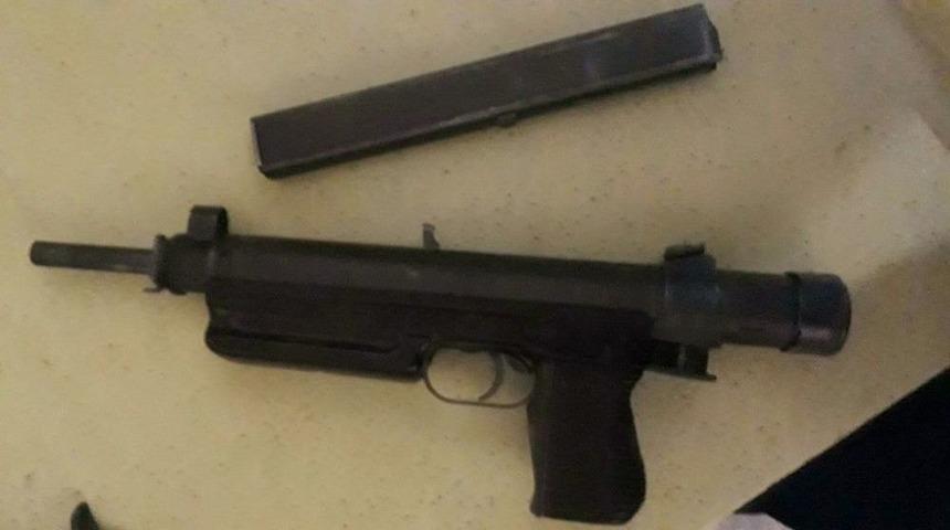 İstanbul Ve İzmir&rsquo;de 8 Dhkp-c&rsquo;li Silahları İle Birlikte Yakalandı