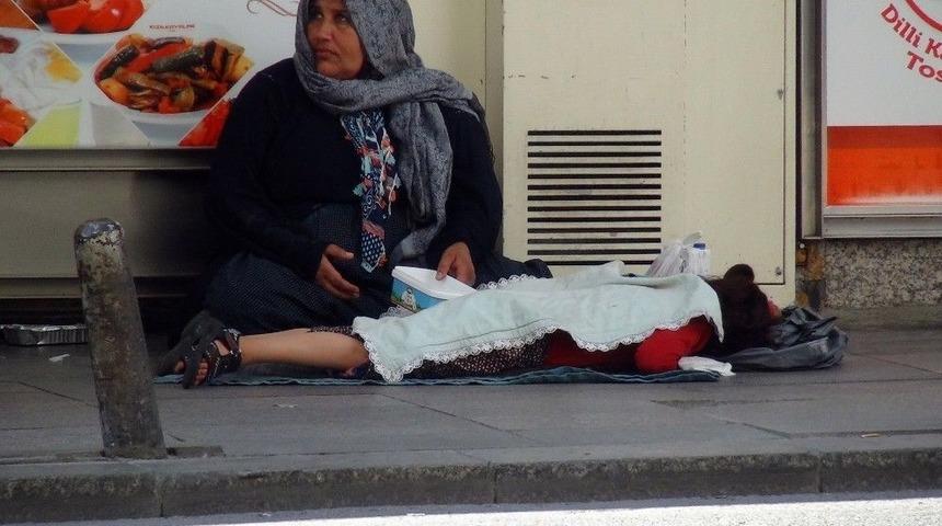 Dilenciden, G&ouml;r&uuml;nt&uuml; Alan Kameramana Saldırı