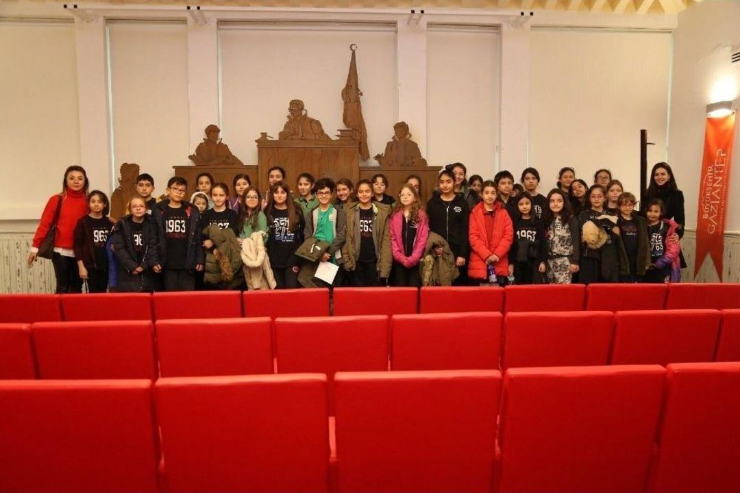 Gkv&rsquo;li Minik Ressamlar G&ouml;rme Engelli Ressamın D&uuml;nyasında