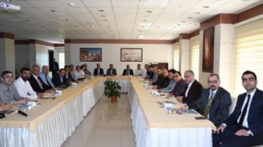 Adıyaman &Uuml;niversitesi &Ccedil;ocuk Cerrahisi Uzmanları Toplantısına Ev Sahipliği Yaptı