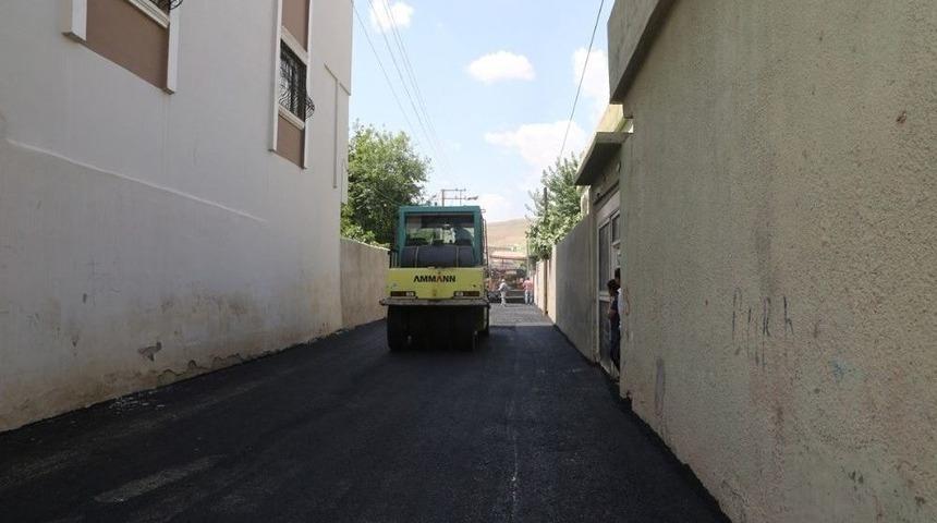 Cizre&rsquo;de Asfaltlama &Ccedil;alışmaları Devam Ediyor