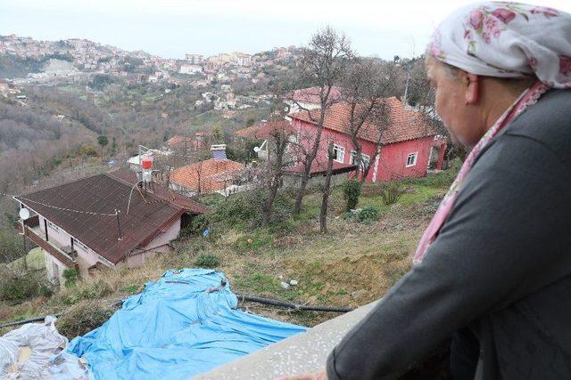 (özel Haber) İki Yıldır Önlenmeyen Heyelan, Mahalleli Gece Gündüz Korku Yaşatıyor