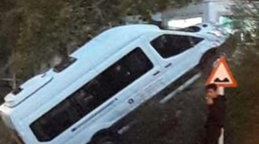 Park Sahasının Bittiğini G&ouml;rmedi 3 Metreden Aşağı D&uuml;şt&uuml;