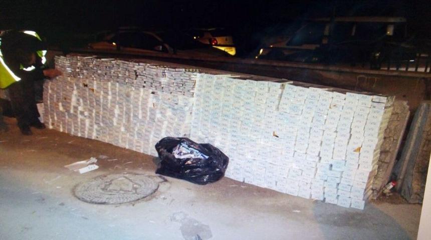 Kargo Y&uuml;kl&uuml; Tırda Binlerce Paket Ka&ccedil;ak Sigara Ve T&uuml;t&uuml;n Yakalandı