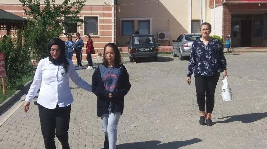 İstanbul&rsquo;da Kayıp Olan 3 &Ccedil;ocuktan Berfin, Niksar&rsquo;da Annesine Teslim Edildi