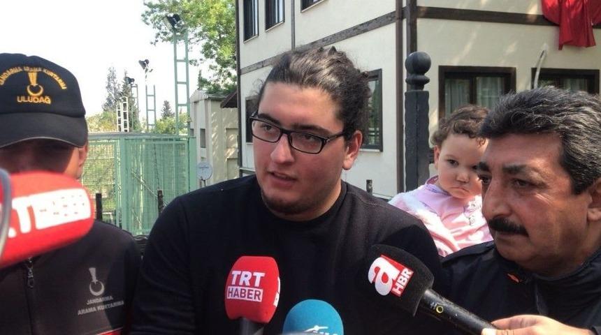 Ormanda Dereden Su İ&ccedil;ti, &Ccedil;alılardan Yatak Yaptı