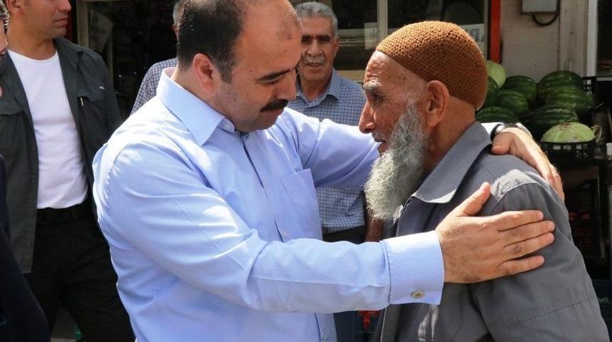 &Ccedil;ift&ccedil;i Hilvan&rsquo;da Vatandaşlarla Bir Araya Geldi