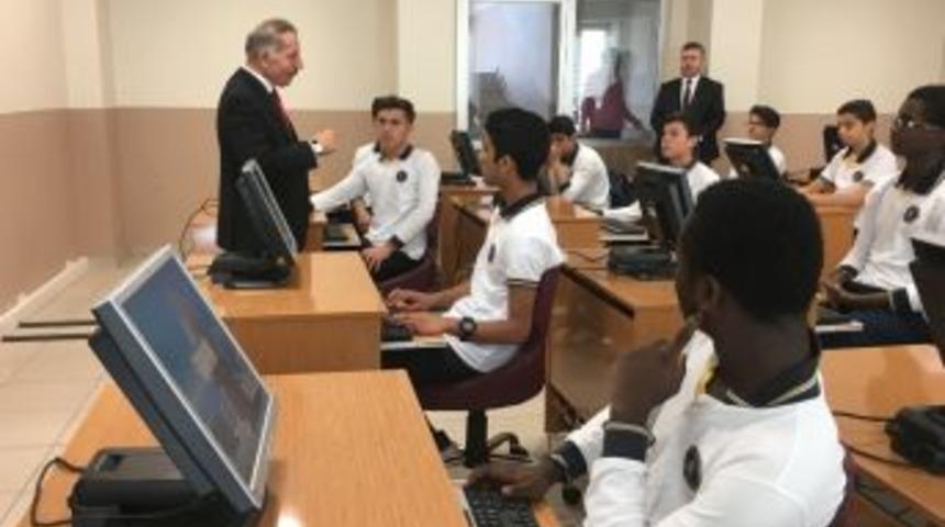 Uluslararası Kaptan Ahmet Erdoğan Anadolu Lisesi&rsquo;ne 40 Bilgisayarlık Teknoloji Sınıfı