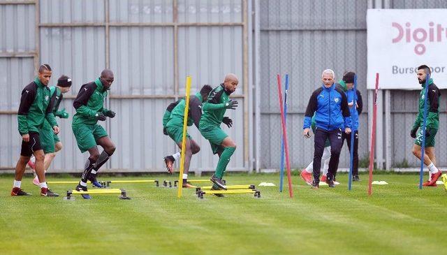 Bursaspor’da Trabzonspor Maçı Hazırlıkları Sürüyor