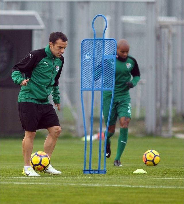 Bursaspor’da Trabzonspor Maçı Hazırlıkları Sürüyor