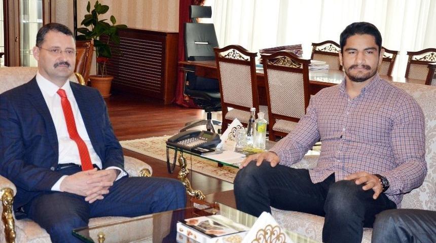 Taha Akg&uuml;l&rsquo;den Gen&ccedil;lere Tavsiye: &ldquo;sevdiğiniz Sporu Se&ccedil;in Ve Sabredin&rdquo;